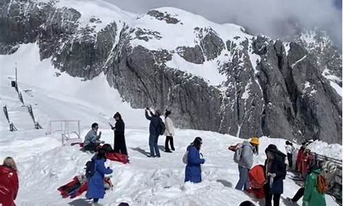 玉龙雪山4月需要穿羽绒服么_4月玉龙雪山天气穿衣